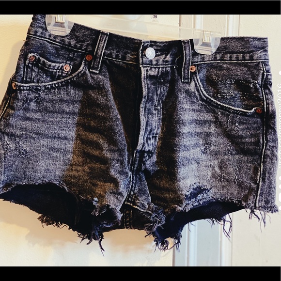 Levi’s 501 Cutoff Shorts - Picture 1 of 4